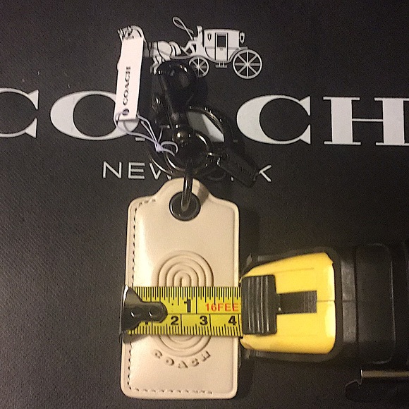 (UNISEX) COACH BOTTLE OPENER KEY FOB / KEYCHAIN - Picture 10 of 11